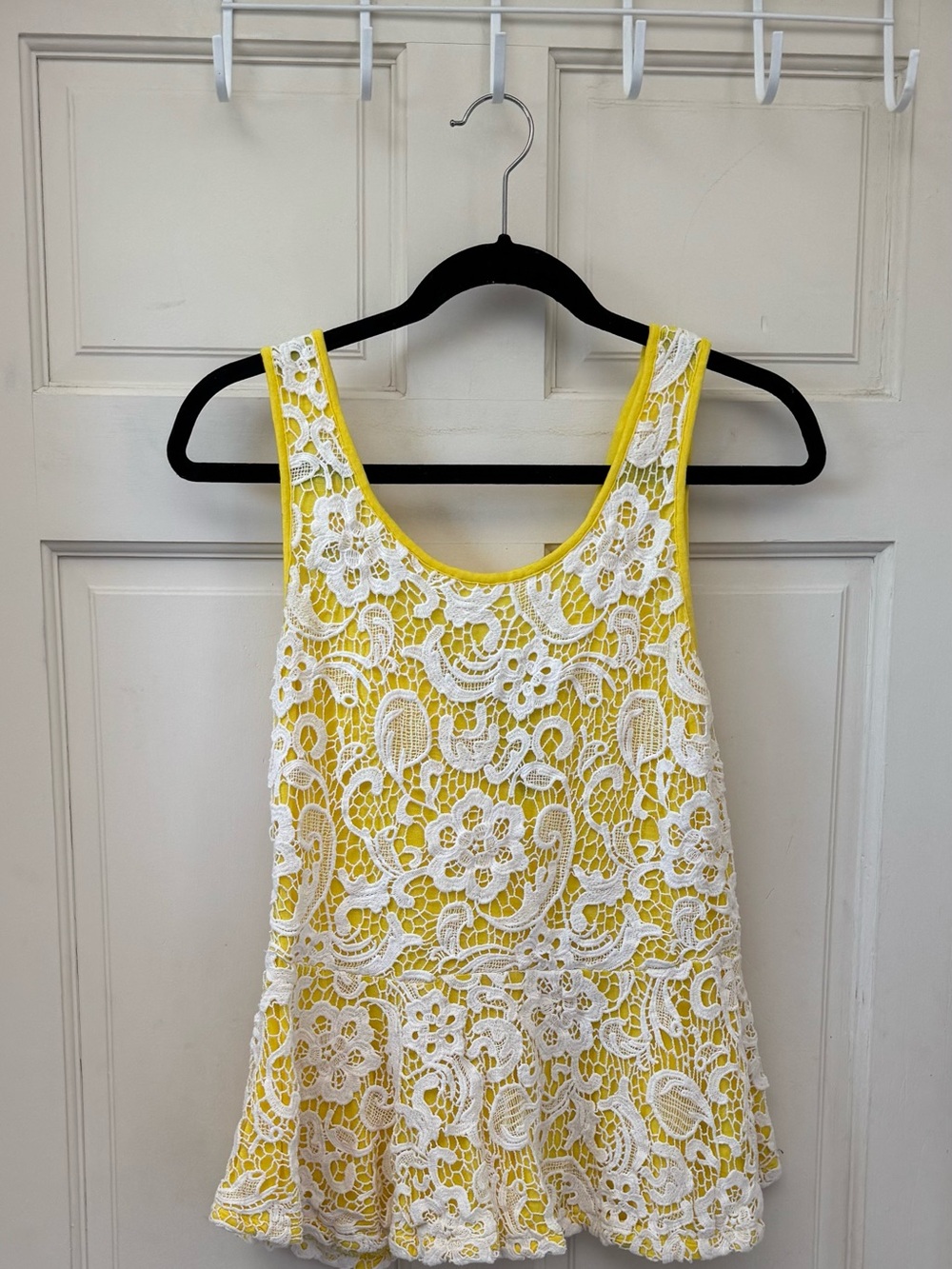 Anthropologie Meadow Rue Yellow and White Embroidered Floral Lace Overlay Tank